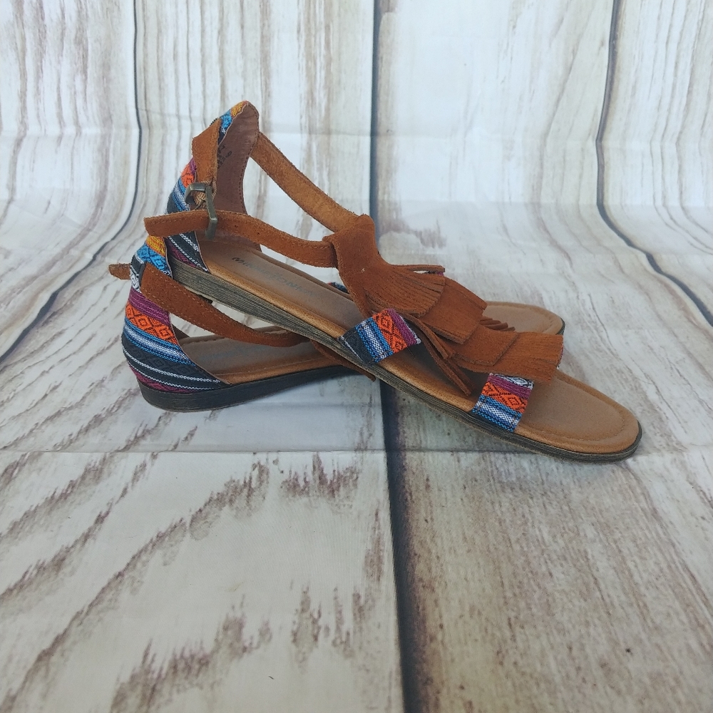 MINNETONKA | Multicolor Fringe Leather Sandals - Picture 2 of 9